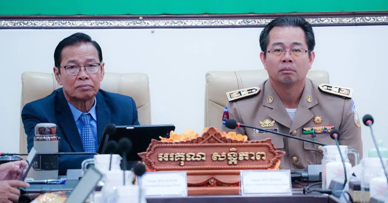 ឯកឧត្តម វង្ស ផាណាត និងឯកឧត្តម ម៉ាង ស៊ីណេត អញ្ជើញចូលរួមកិច្ចប្រជុំពេញអង្គគណៈរដ្ឋមន្ត្រី ក្រោមអធិបតីភាពដ៏ខ្ពង់ខ្ពស់ សម្តេចមហាបវរធិបតី ហ៊ុន ម៉ាណែត
