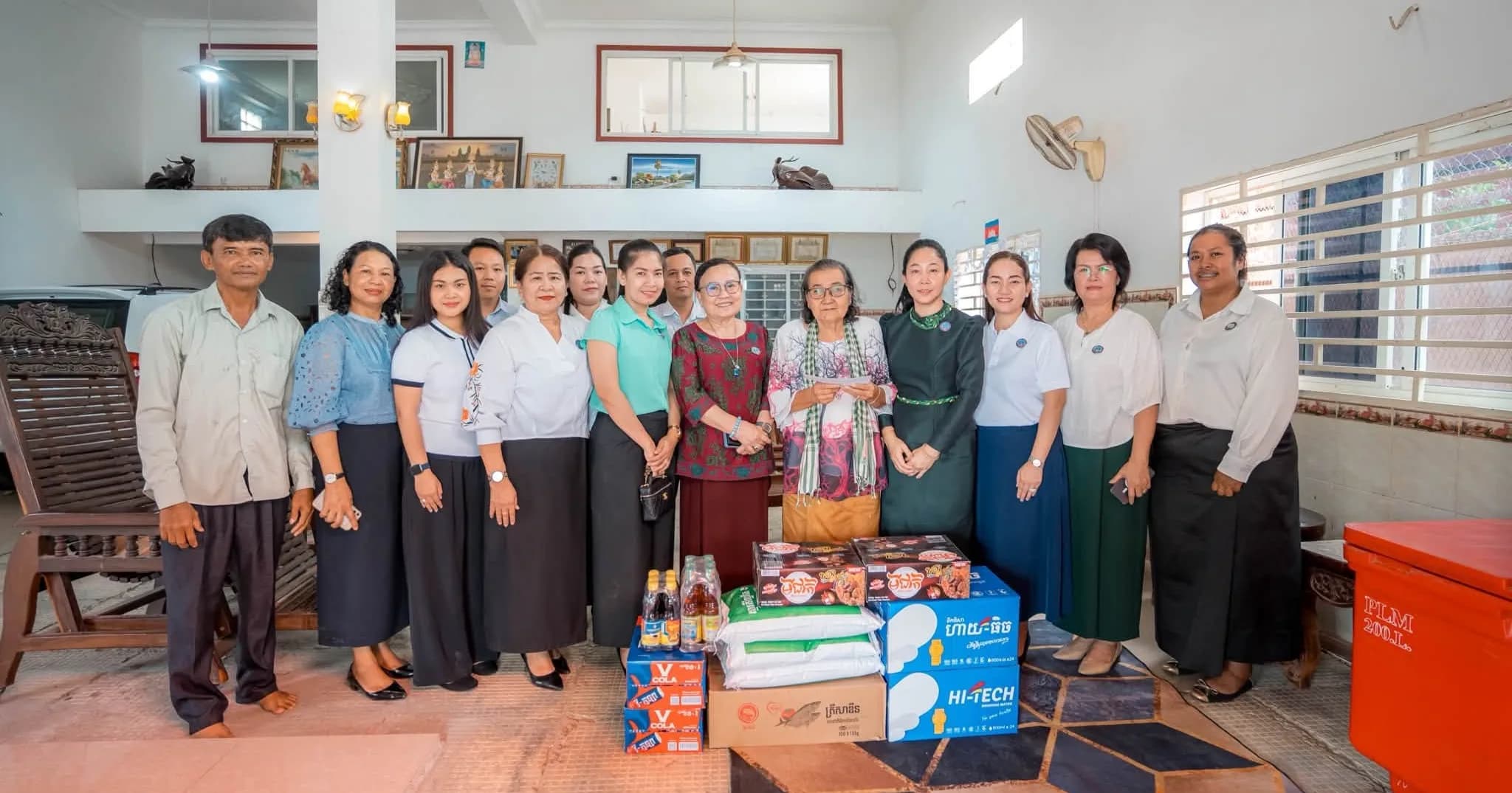 លោកជំទាវ ទុយ សិរីរតនៈ នេត្រភក្ត្រា អញ្ជើញចុះសួរសុខទុក្ខ និងនាំយកអំណោយឧបត្ថម្ភជូនអតីតមន្ត្រីរាជការវិទ្យុជាតិកម្ពុជា