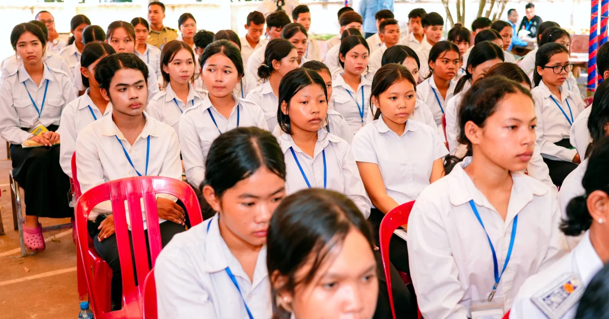 យុវសិស្សសាលាស្គន់ ស្រុកជើងព្រៃ បានបញ្ជាក់ថា ច្បាប់ចរាចរណ៍ផ្លូវគោកបានផ្តល់ចំណេះដឹង និងជួយកាត់ បន្ថយគ្រោះថ្នាក់ចរាចរណ៍ក្នុងសង្គម
