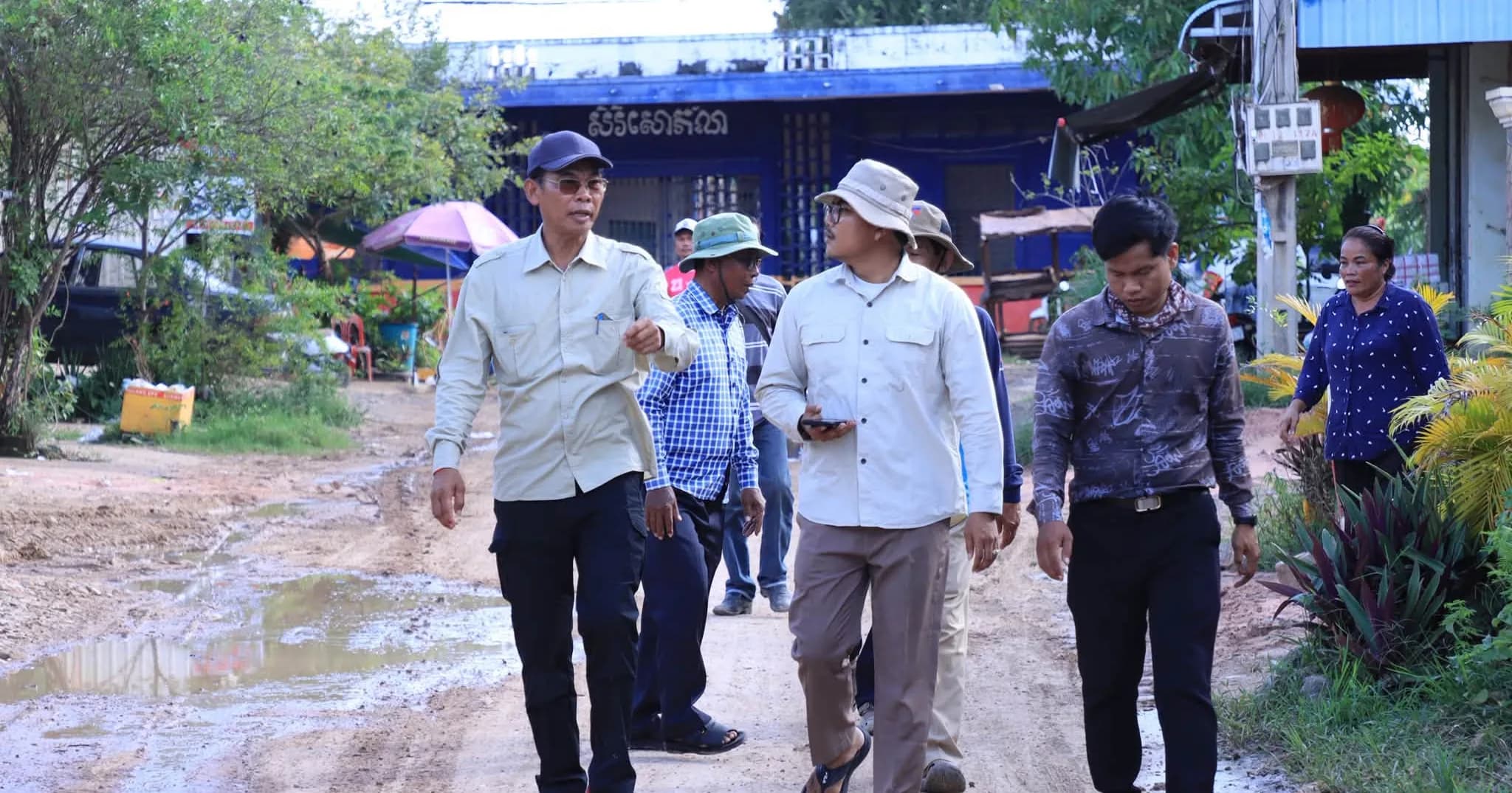 អាជ្ញាធរខេត្តចុះពិនិត្យការជួសជុលផ្លូវឡើងវិញ ក្នុងគម្រោងសាងសង់បណ្តាញលូ ក្នុងក្រុងសិរីសោភ័ណ