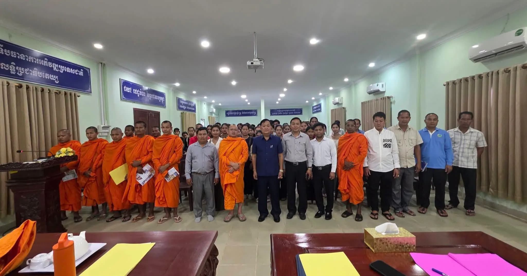 អភិបាលស្រុកព្រៃនប់អញ្ជើញបើកវគ្គបណ្តុះបណ្តាលជំនាញសាឡន និងកុំព្យូទ័រ ដើម្បីលើកកម្ពស់ជីវភាពប្រជាពលរដ្ឋ