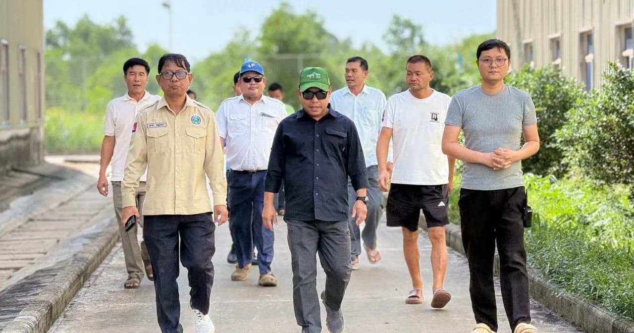 អភិបាលរងខេត្តព្រះសីហនុ ចុះពិនិត្យសកម្មភាពអាជីវកម្មរោងចក្រគូប៊ុន ស្ថិតនៅស្រុកព្រៃនប់