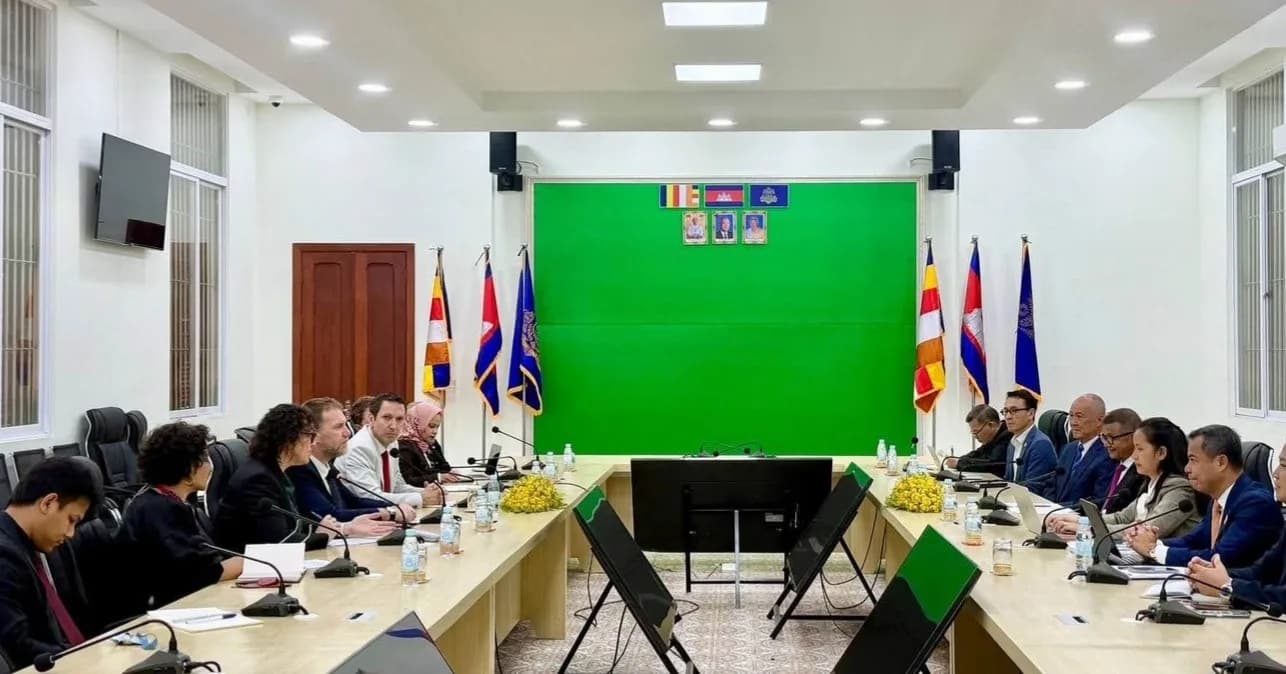 ចក្រភពអង់គ្លេស ចុះស្វែងយល់​លម្អិត​​​ពីអាទិភាពថ្មីៗរបស់ក្រសួងអប់រំ​ និង​ផែនការ​យុទ្ធសាស្ត្រ ៥ឆ្នាំទៅមុខ ដើម្បីបន្ត​ពង្រឹងនិងពង្រីកកិច្ច​សហប្រតិបត្តិការបន្ថែមទៀតជាមួយ​កម្ពុជា