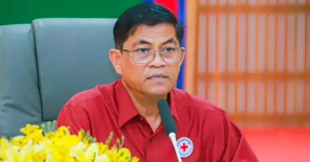 យុវជនកាកបាទក្រហមប្រចាំវិទ្យាល័យ លំផាត់ ដែលបានជួបគ្រោះថ្នាក់ចរាចរណ៍បានទទួល អំណោយមនុស្សធម៌ពីសាខាកាកបាទក្រហមកម្ពុជា ខេត្តរតនគិរី