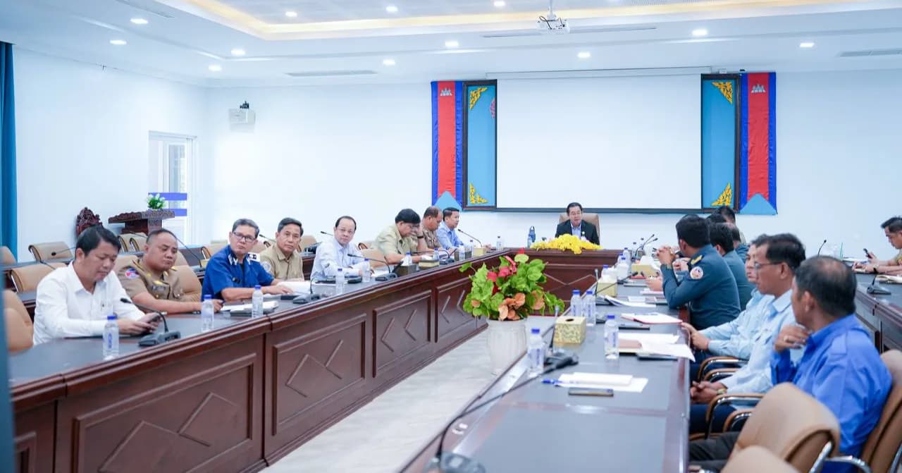 អភិបាលខេត្តព្រះសីហនុ ដឹកនាំកិច្ចប្រជុំពិភាក្សានិងដោះស្រាយលើករណីសំណើសុំដកសៀលរបស់ក្រុមហ៊ុនមួយចំនួនដែលកំពុងស្ថិតក្នុងភូមិសាស្ត្រខេត្តព្រះសីហនុ