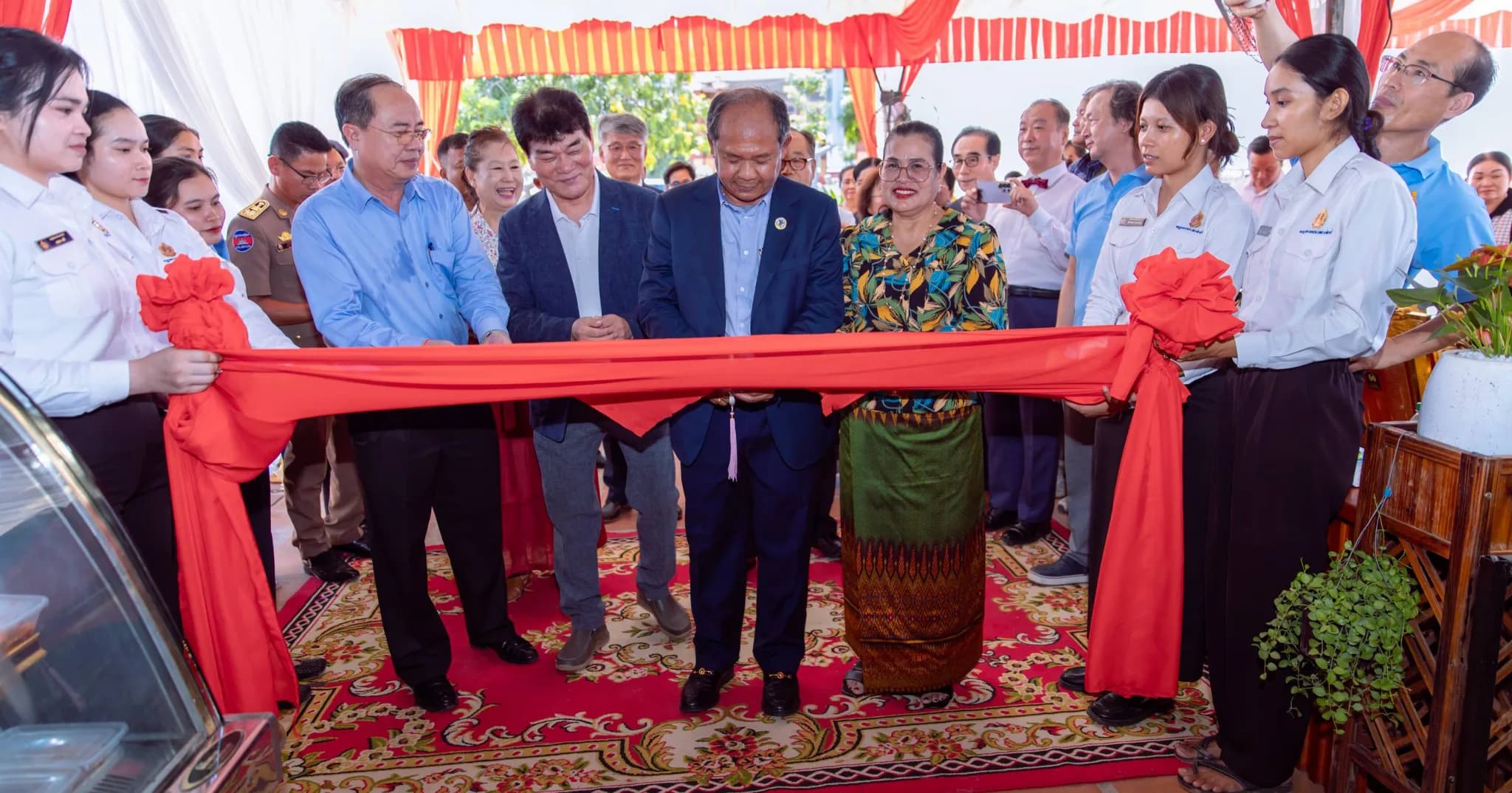 ឯកឧត្ដម អ៊ុំ រាត្រី អញ្ជើញជាអធិបតីក្នុងពិធីសម្ពោធដាក់ឱ្យប្រើប្រាស់ជាផ្លូវការនូវ «សាលាអន្តរជាតិ ហា ឆាន់ខាំ» ក្នុងខេត្តបន្ទាយមានជ័យ