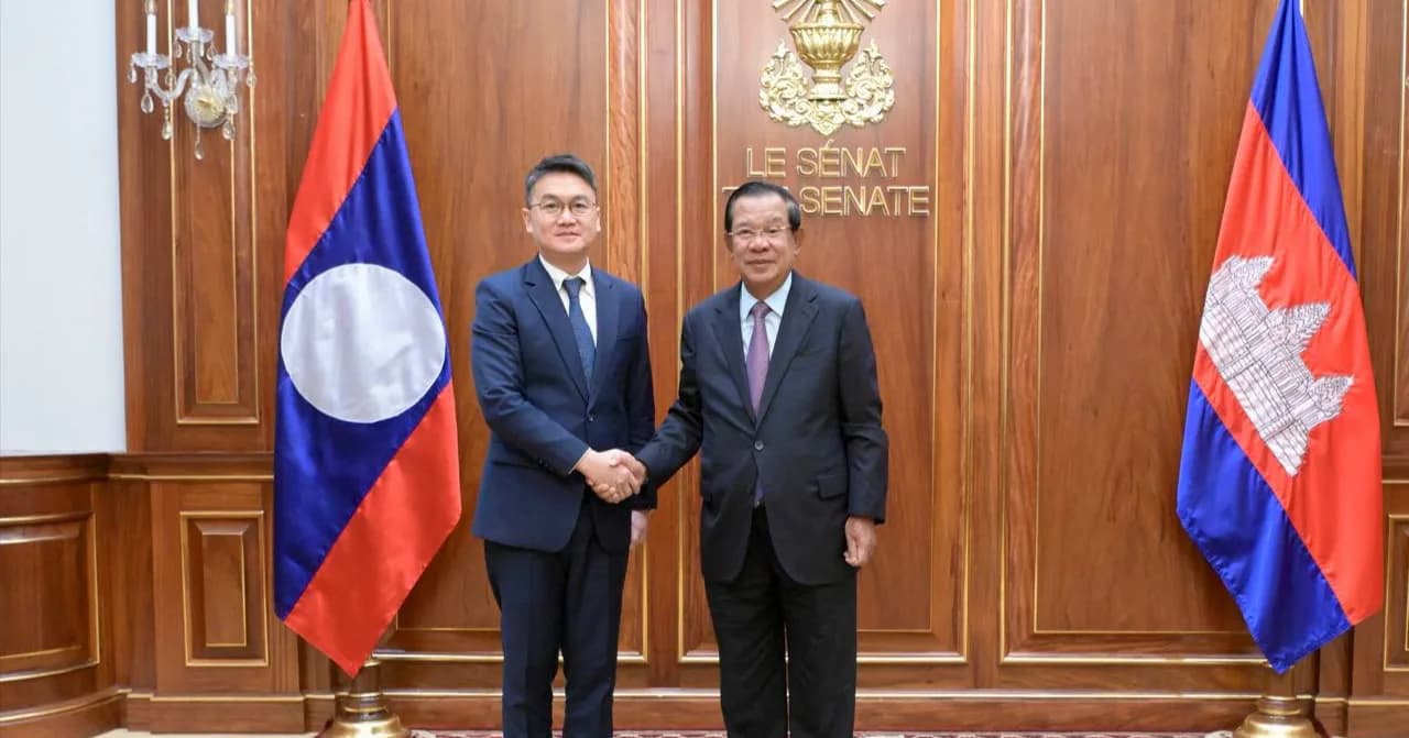 សម្តេចតេជោ ហ៊ុន សែន អនុញ្ញាតជូន សមាជិកគណៈកម្មាធិការមជ្ឈិមបក្សប្រជាជនបដិវត្តន៍ឡាវ ចូលជួបសម្តែងការគួរសម និងពិភាក្សាការងារ