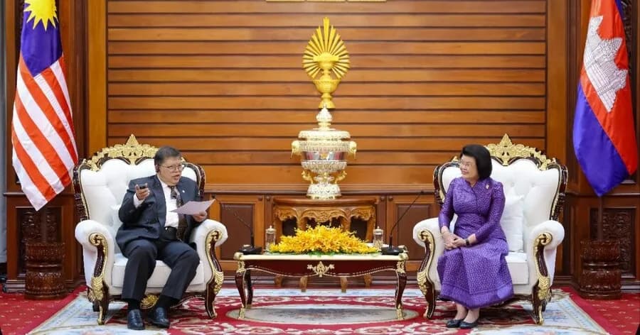 សម្ដេចរដ្ឋសភាធិបតី ឃួន សុដារី ជួបពិភាក្សាការងារជាមួយប្រធានរដ្ឋសភាម៉ាឡេស៊ី ផ្ដោតលើការពង្រឹងកិច្ចសហប្រតិបត្តិការសភា សេដ្ឋកិច្ច និងការបណ្តុះបណ្តាលយុវជន