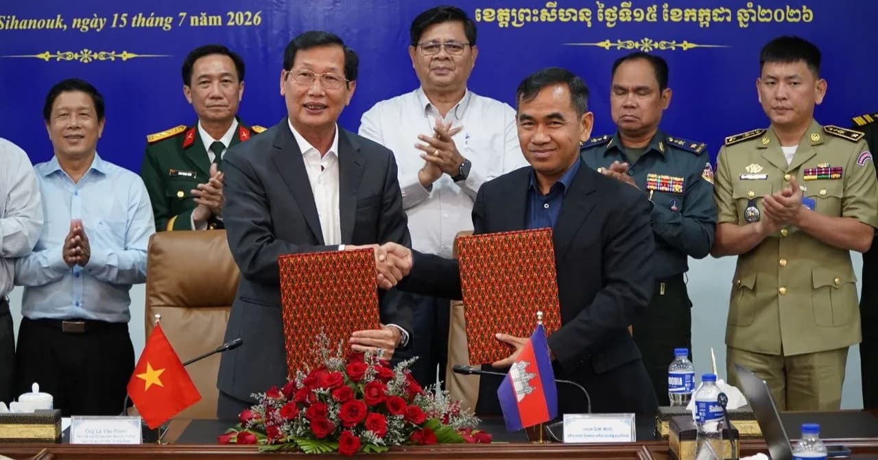 ខេត្តព្រះសីហនុ និងខេត្តអានយ៉ាង សម្រេចចុះហត្ថលេខាលើកំណត់ហេតុប្រគល់-ទទួល និងធ្វើមាតុភូមិនិវត្តន៍អដ្ឋិធាតុកងទ័ពស្ម័គ្រចិត្ត និងអ្នកជំនាញការវៀតណាម ចំនួន ០៣អដ្ឋិធាតុ