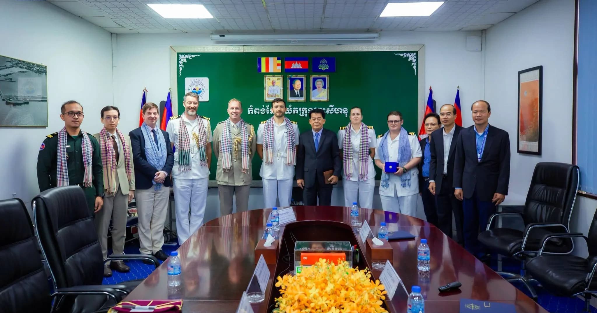 កំពង់ផែស្វយ័តក្រុងព្រះសីហនុ ទទួលស្វាគមន៍គណៈប្រតិភូកងទ័ពជើងទឹកអង់គ្លេស ក្នុងគោលបំណងពង្រឹងចំណងមិត្តភាពទ្វេភាគី