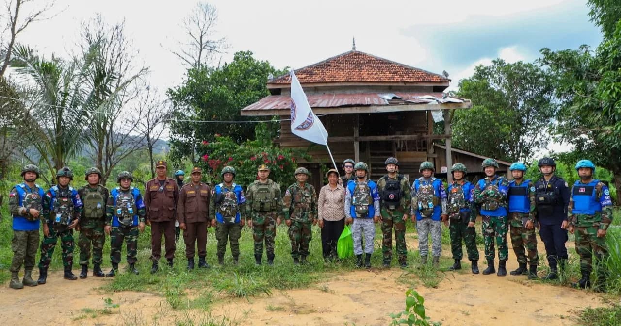AOT ចុះសង្កេតការណ៍ផ្ទៀងផ្ទាត់ និងរាយការណ៍នៅចំណុចផ្ទះប្រជាជនស៊ីវិលចំនួន ១១៤ខ្នង ដែលរងផលប៉ះពាល់ទាំងស្រុង នៅក្នុងភូមិតេជោមរកត