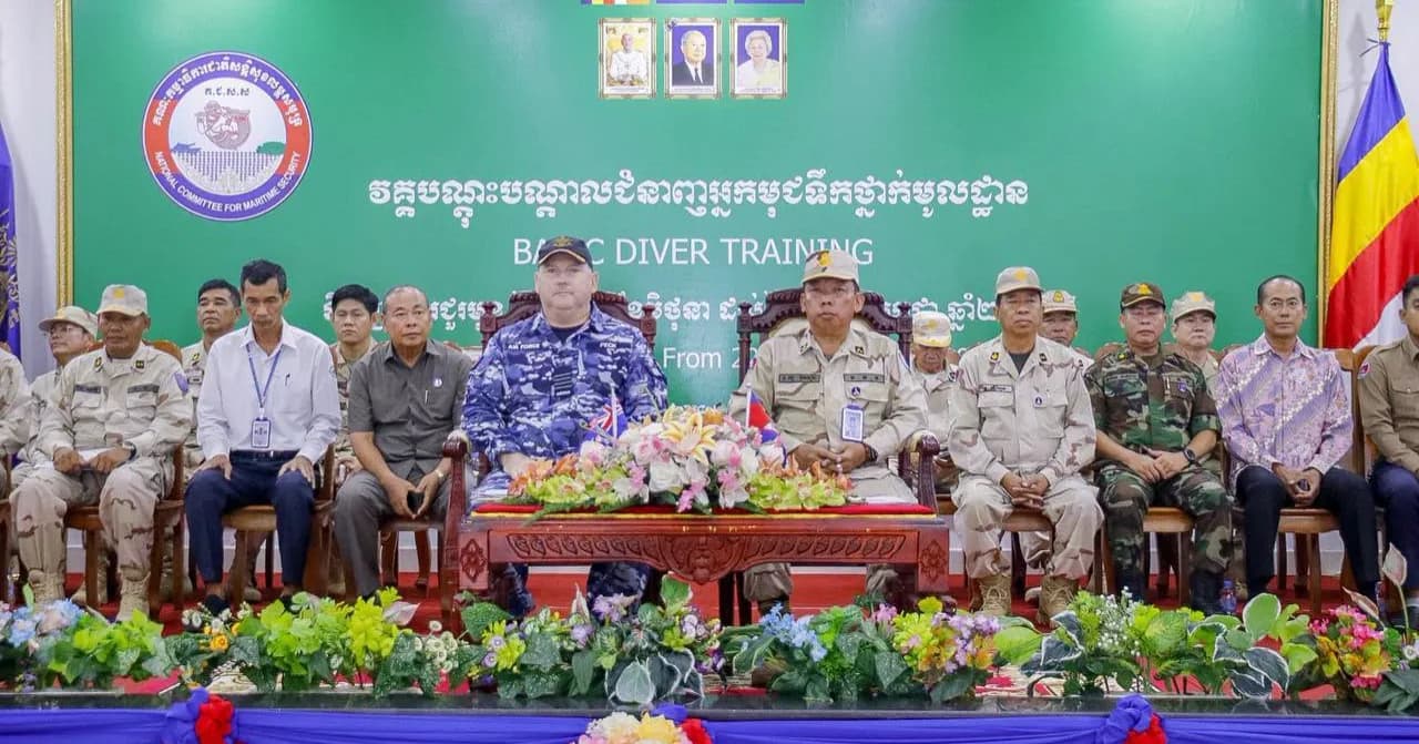 គណៈកម្មាធិការជាតិសន្តិសុខលម្ហសមុទ្រ បិទវគ្គបណ្ដុះបណ្ដាលជំនាញអ្នកមុជទឹកថ្នាក់មូលដ្ឋាន ជូននាយនាវីកងទ័ពជើងទឹក