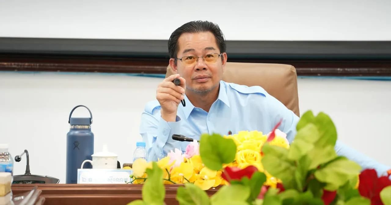 ឯកឧត្តម ម៉ាង ស៊ីណេត ដឹកនាំកិច្ចប្រជុំពិនិត្យប្លង់មេ គម្រោងកែលម្អរមណីយដ្ឋានទឹកធ្លាក់ក្បាលឆាយ ឱ្យក្លាយជាតំបន់ទេសចរណ៍គំរូ និងបៃតង