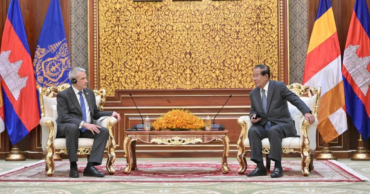 សម្តេចតេជោ ហ៊ុន សែន អនុញ្ញាតឱ្យឯកអគ្គរដ្ឋទូតបេឡារុស ជួបសម្តែងការគួរសម និងពិភាក្សាការងារ