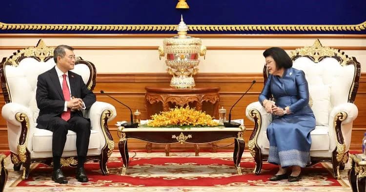សម្តេចប្រធានរដ្ឋសភា ទទួលជួបពិភាក្សាការងារជាមួយនាយករដ្ឋមន្រ្តីវៀតណាម