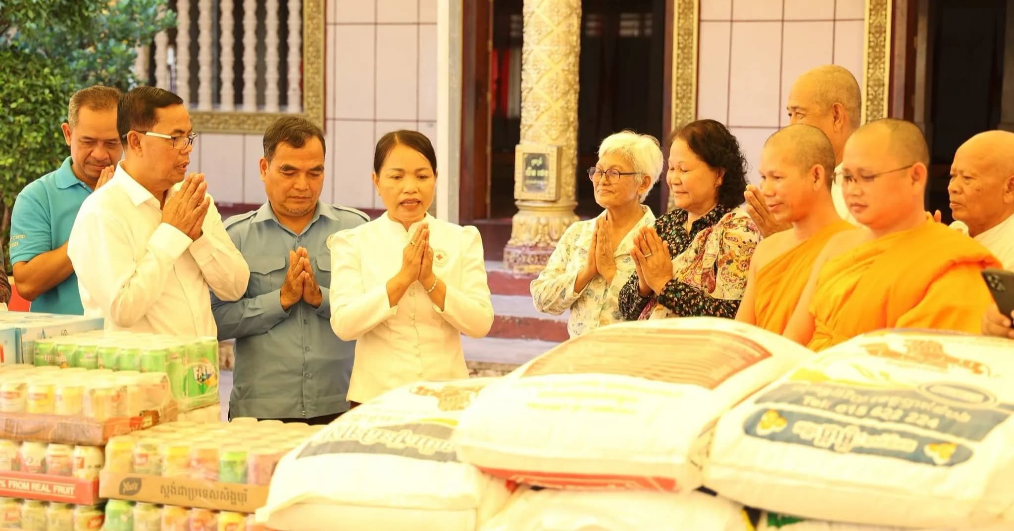 កាកបាទក្រហមកម្ពុជាខេត្តព្រះសីហនុ ថ្លែងអំណរគុណចំពោះ ព្រះចៅអធិការវត្តឥន្ទញ្ញាណ (វត្តក្រោម) ដែលបានឧបត្ថម្ភគ្រឿងទេយ្យទាន និងបច្ច័យ