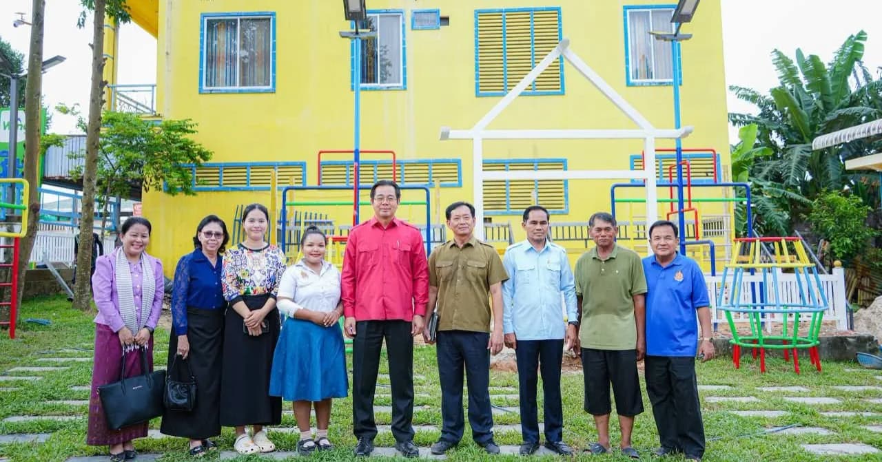 ឯកឧត្តម សុខ គាង និង ឯកឧត្តម ម៉ាង ស៊ីណេត អញ្ជើញចុះពិនិត្យវឌ្ឍនភាពការកែលម្អសាលាបឋមសិក្សា-អនុវិទ្យាល័យទំនប់រលកថ្មី ខេត្តព្រះសីហនុ
