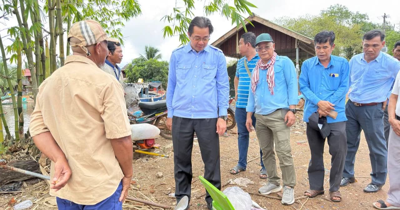 ឯកឧត្តម ម៉ាង ស៊ីណេត អភិបាលខេត្តព្រះសីហនុ អញ្ជើញចុះសំណេះសំណាលជាមួយបងប្អូនប្រជានេសាទ និងពិនិត្យស្ថានភាពអ៊ូទូកម៉ាអ៊ូរ