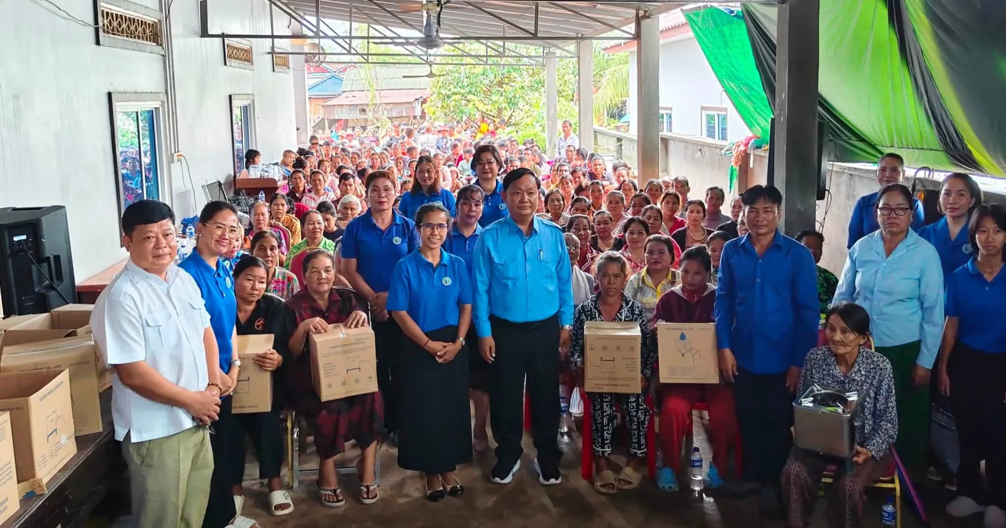 រដ្ឋបាលស្រុកព្រៃនប់ សហការជាមួយសមាគមនារីកម្ពុជាដើម្បីសន្តិភាព និងអភិវឌ្ឍន៍ខេត្តព្រះសីហនុ ចុះសំណេះសំណាល និងប្រគល់ចង្ក្រានសន្សំសំចៃថាមពលជូនប្រជាពលរដ្ឋក្នុងឃុំតានៃ