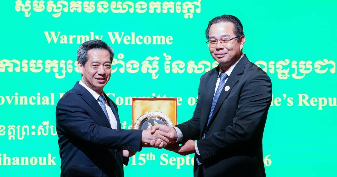 ឯកឧត្តម ម៉ាង ស៊ីណេត អភិបាលខេត្តព្រះសីហនុ ទទួលជួបពិភាក្សាការងារជាមួយគណៈប្រតិភូគណៈកម្មាធិការបក្សខេត្តជាំងស៊ូ ប្រទេសចិន