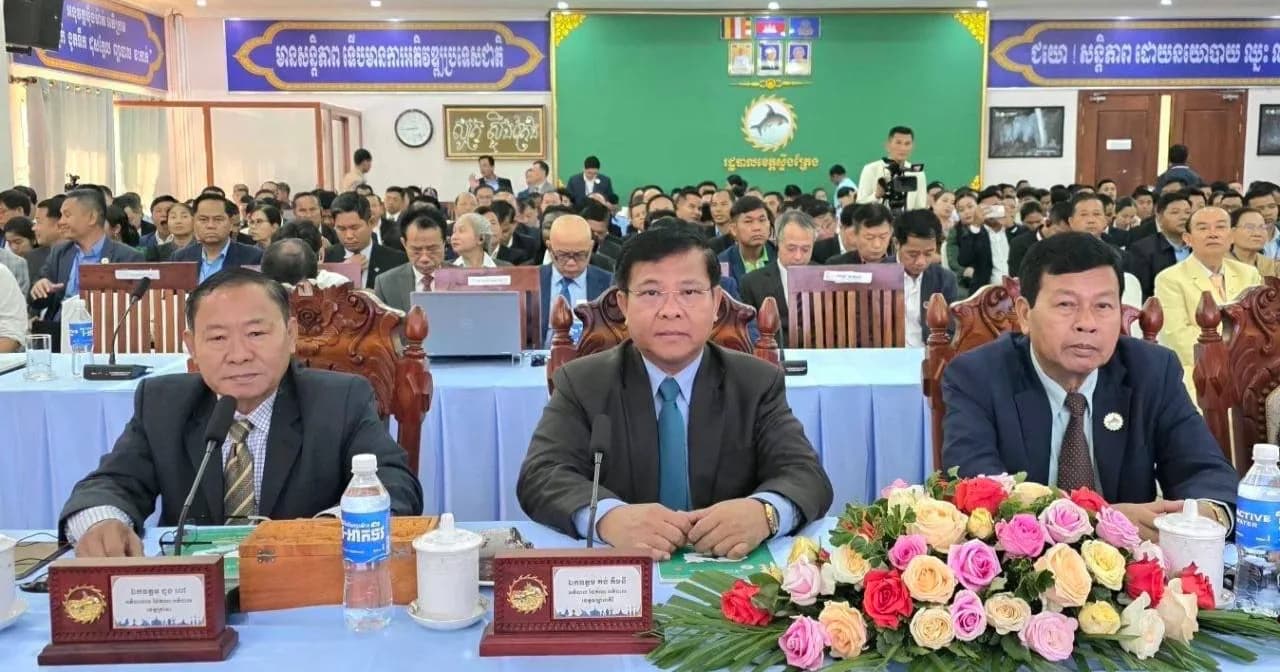 អភិបាលខេត្តមណ្ឌលគិរី អញ្ជើញចូលរួមសន្និសីទជំរុញវិនិយោគទ្វេភាគី ខេត្តស្ទឹងត្រែង កម្ពុជា និងខេត្តហ្សាឡាយ វៀតណាម នៅខេត្តស្ទឹងត្រែង