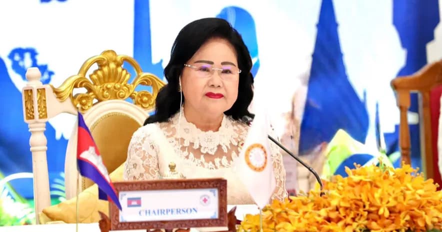 សម្តេចកិត្តិព្រឹទ្ធបណ្ឌិត ប៊ុន រ៉ានី ហ៊ុនសែន ឧបត្ថម្ភថវិកា ១០ម៉ឺនដុល្លារអាម៉េរិក ដើម្បីចូលរួមជួយគាំទ្រដល់ប្រតិបត្តិការមនុស្សធម៌របស់សមាគមកាកបាទក្រហមនេប៉ាល់ ក្នុងការឆ្លើយតបគ្រោះមហន្តរាយទឹកជំនន់នៅព្រំដែននេប៉ាល់-ចិន