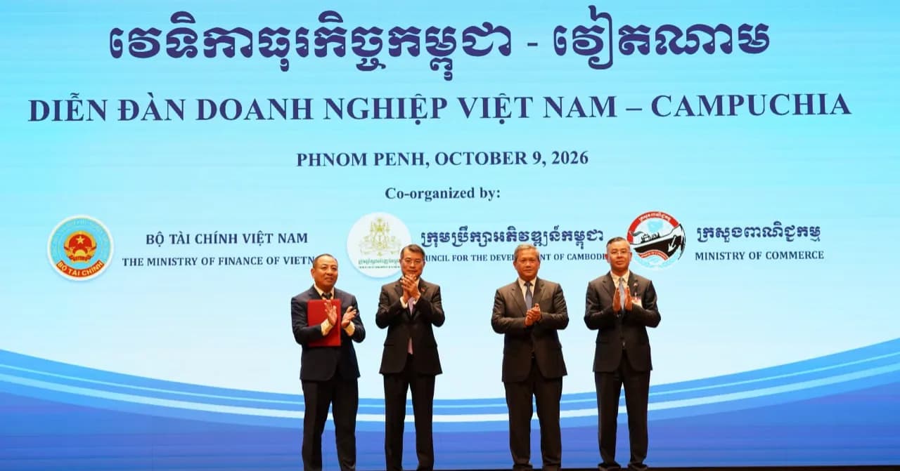 សម្តេចធិបតី និងឯកឧត្តមនាយករដ្ឋមន្ត្រីវៀតណាម អញ្ជើញជាអធិបតីវេទិកាធុរកិច្ចកម្ពុជា-វៀតណាម