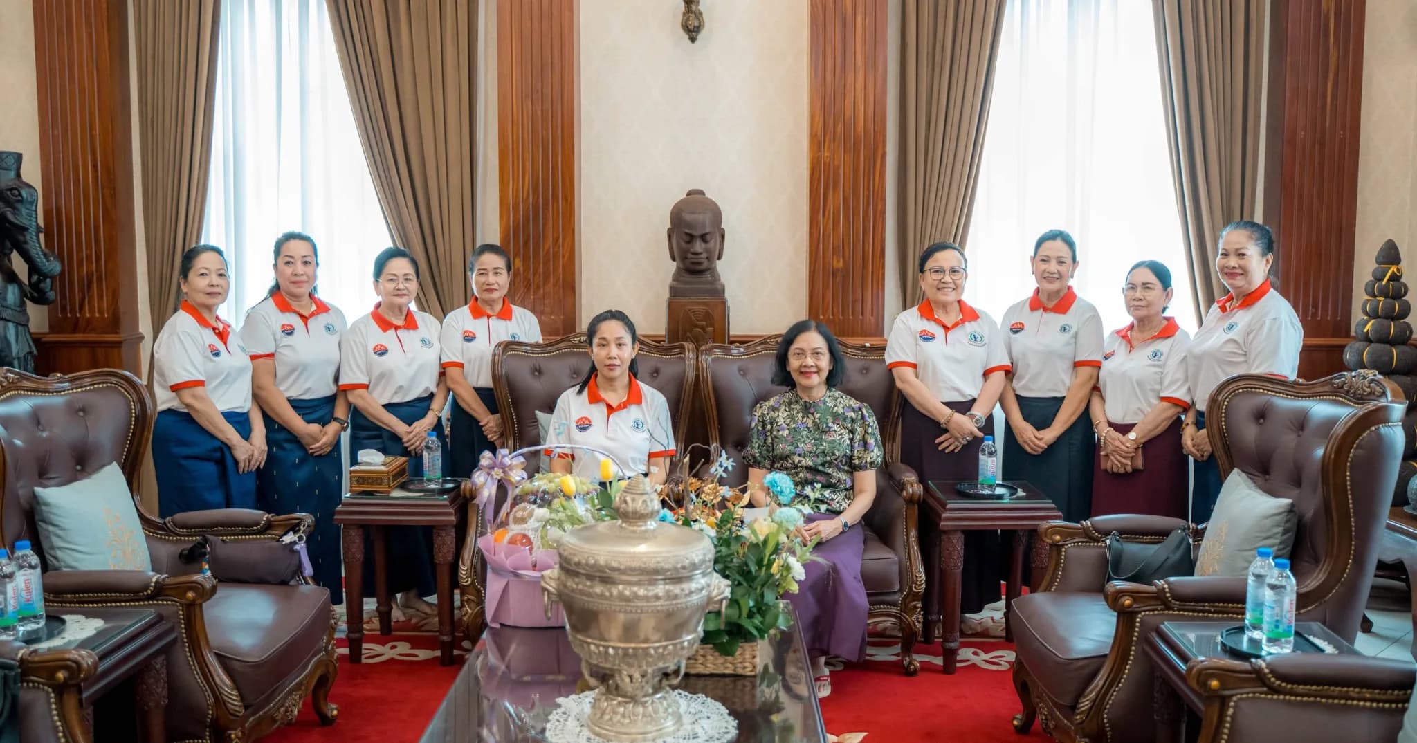 លោកជំទាវ ទុយ សិរីរតនៈ នេត្រ ភក្ត្រា អញ្ជើញជួបសួរសុខទុក្ខ លោកជំទាវ ខៀវទេព រង្ស៊ីកាញារីទ្ធ