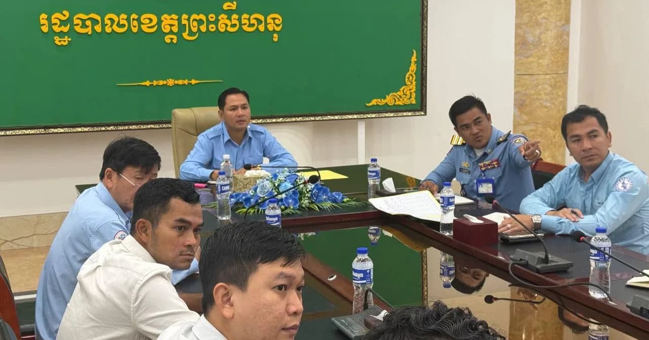 រដ្ឋបាលខេត្តព្រះសីហនុ ពិភាក្សាលើការរៀបចំសណ្តាប់ធ្នាប់ចរាចរណ៍ និងការដំឡើងប្រព័ន្ធសុវត្ថិភាពតាមបណ្តោយផ្លូវក្នុងក្រុង