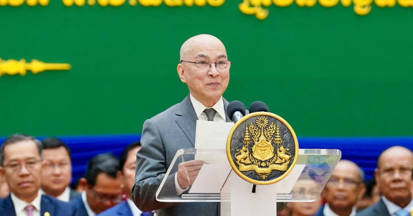 ព្រះមហាក្សត្រ ថ្លែងអំណរគុណសម្ដេចតេជោ ហ៊ុន សែន ក្នុងការផ្តល់ប្រឹក្សាយោបល់យុទ្ធសាស្ត្រ និងផ្តល់ការលើកទឹកចិត្ត គាំទ្រគ្រប់បែបយ៉ាង ដើម្បីបុព្វហេតុការពារបូរណភាពទឹកដី និងដែនអធិបតេយ្យភាពជាតិ